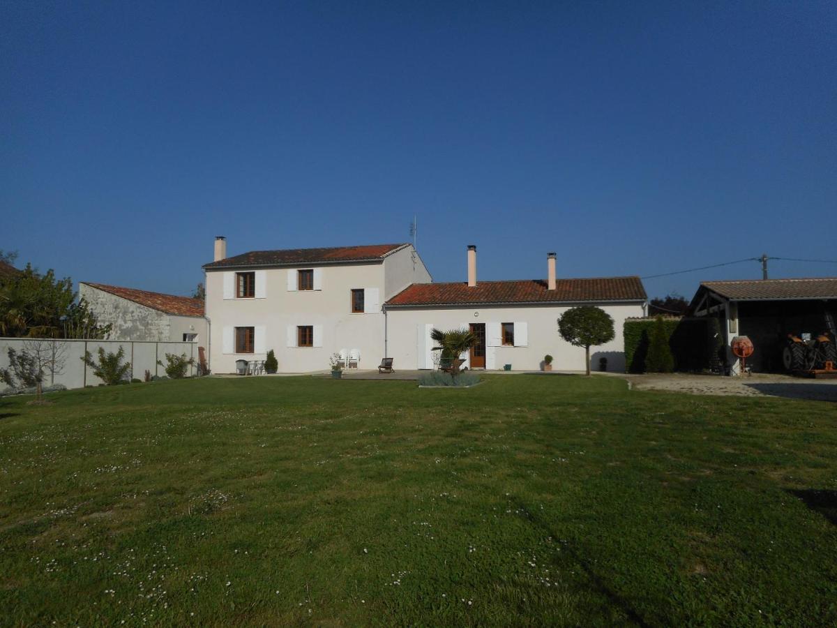 Le Logis De L'Etore Saint-Jean-dʼAngély Extérieur photo